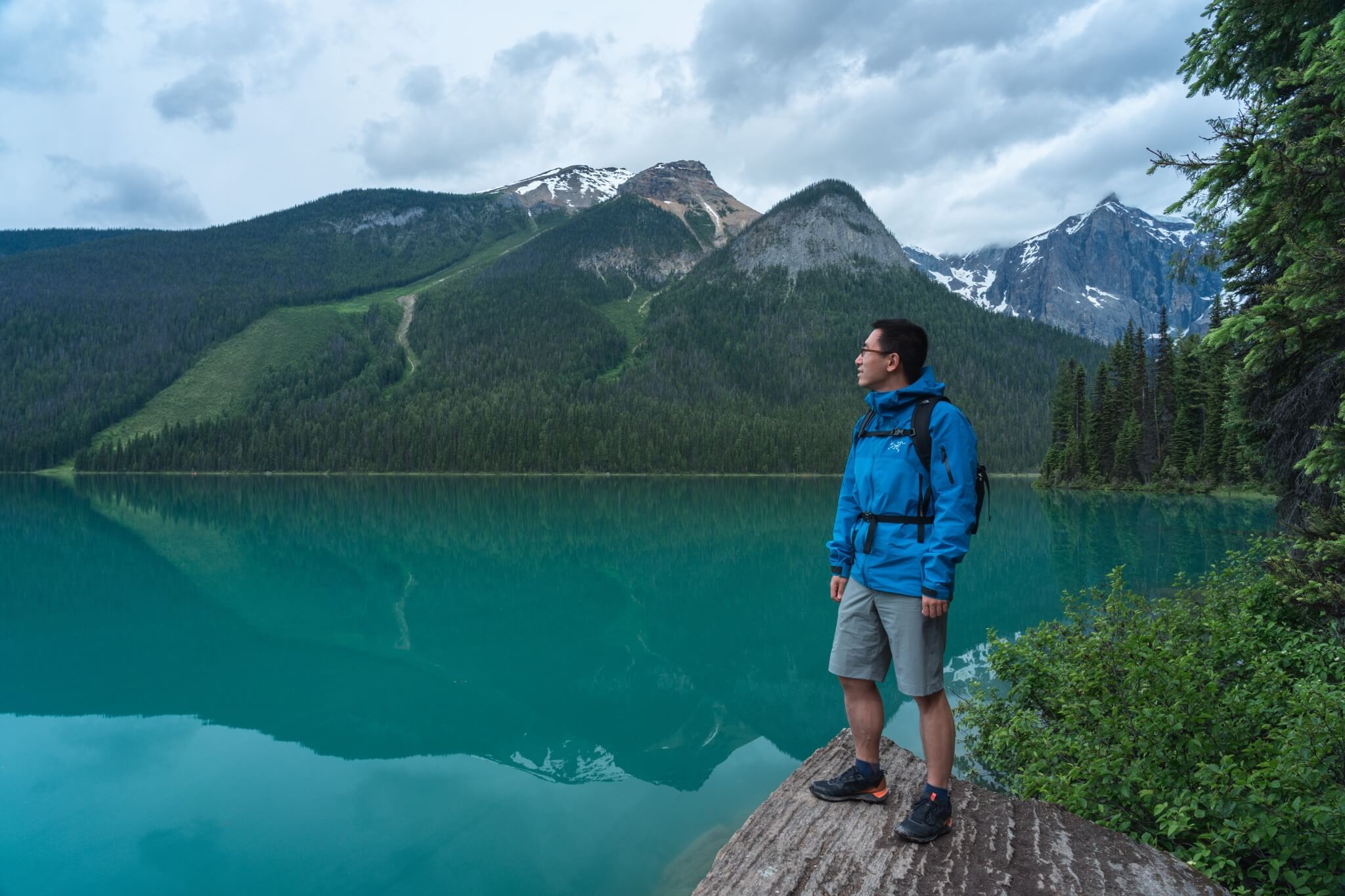 The mirror-like water of Emerald Lake